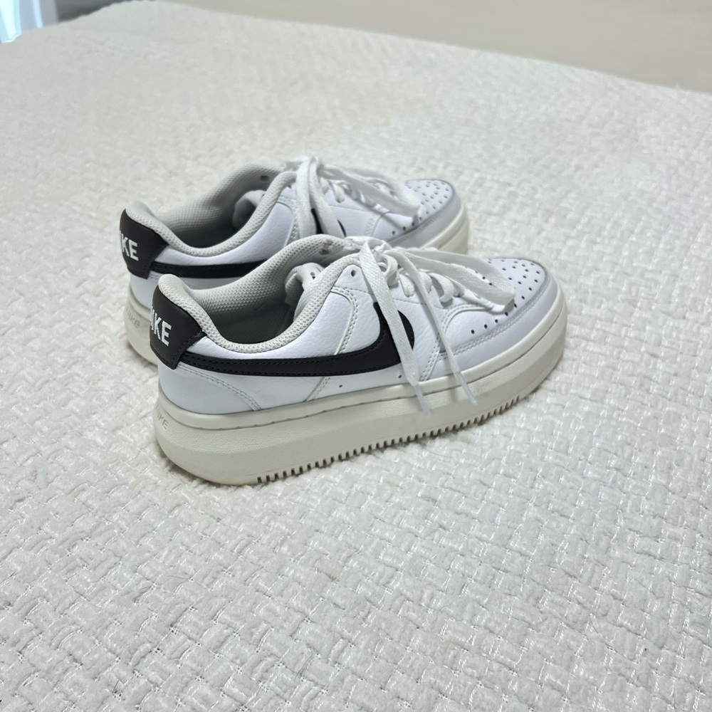 Nike Court Vision Alta